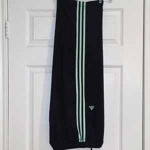 Adidas Athletic Yoga Jogging Cropped Pants Large Black with Green Stripes Comfy